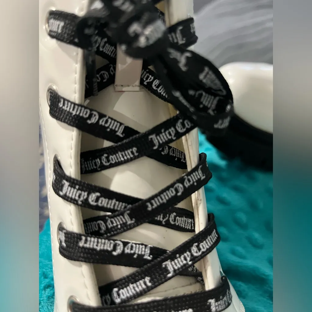 Juicy Couture  White Boots JC-Carme  Chunky Heal  Size 10 - Image 8
