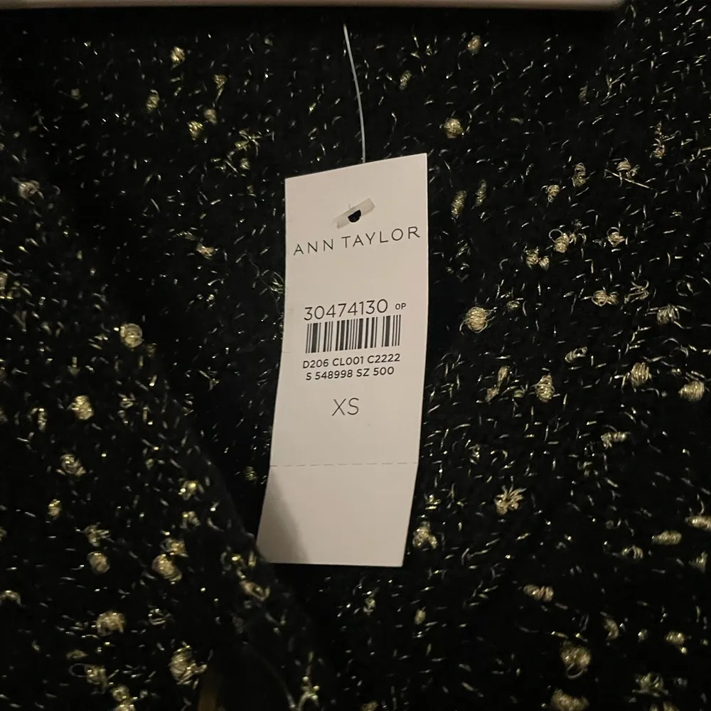 NWT Ann Taylor Black and Gold Shimmer Cardigan Sweater Size XS - Image 4