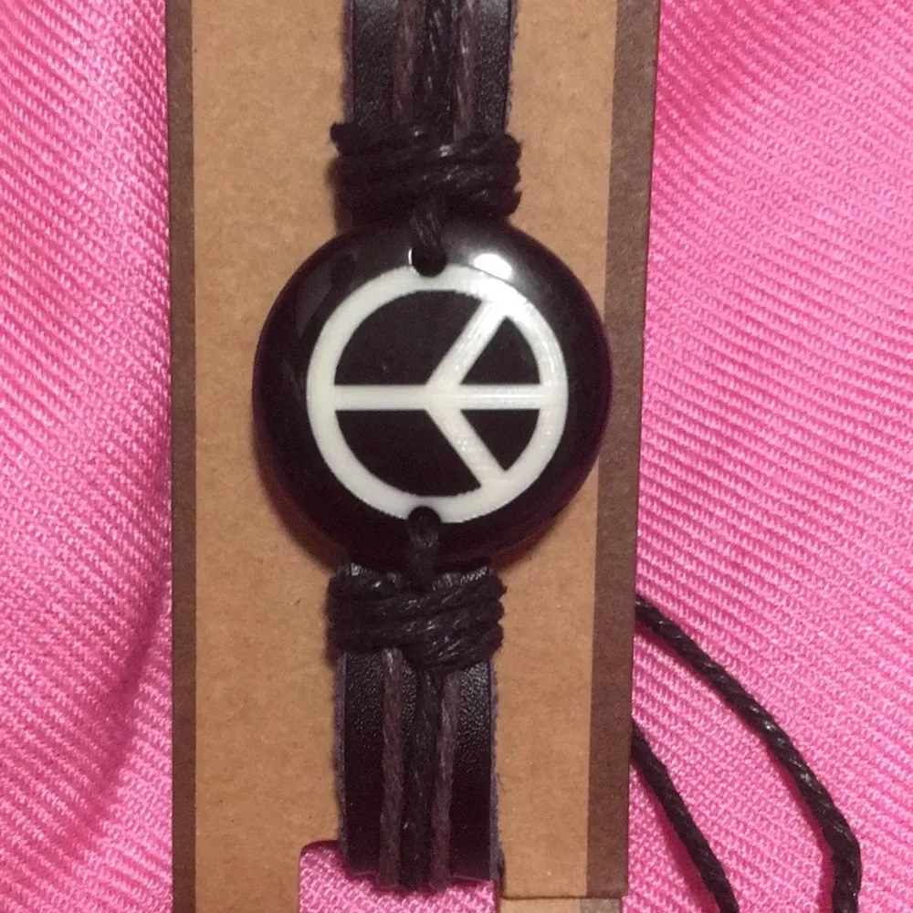 NOC Beifenni Jewelry Peace Sign Leather Bracelet - Image 3
