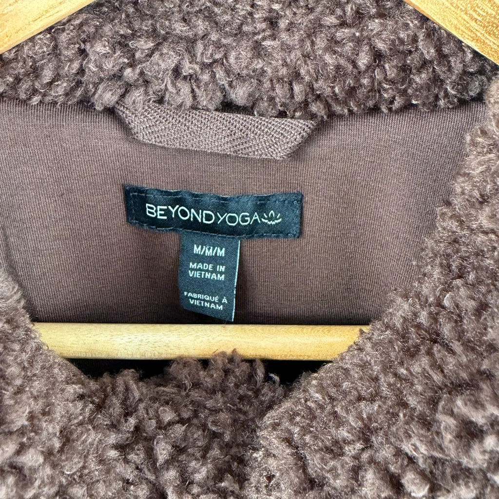 Beyond Yoga women’s Rider oversize faux shearling shacket espresso size M NWT - Image 2