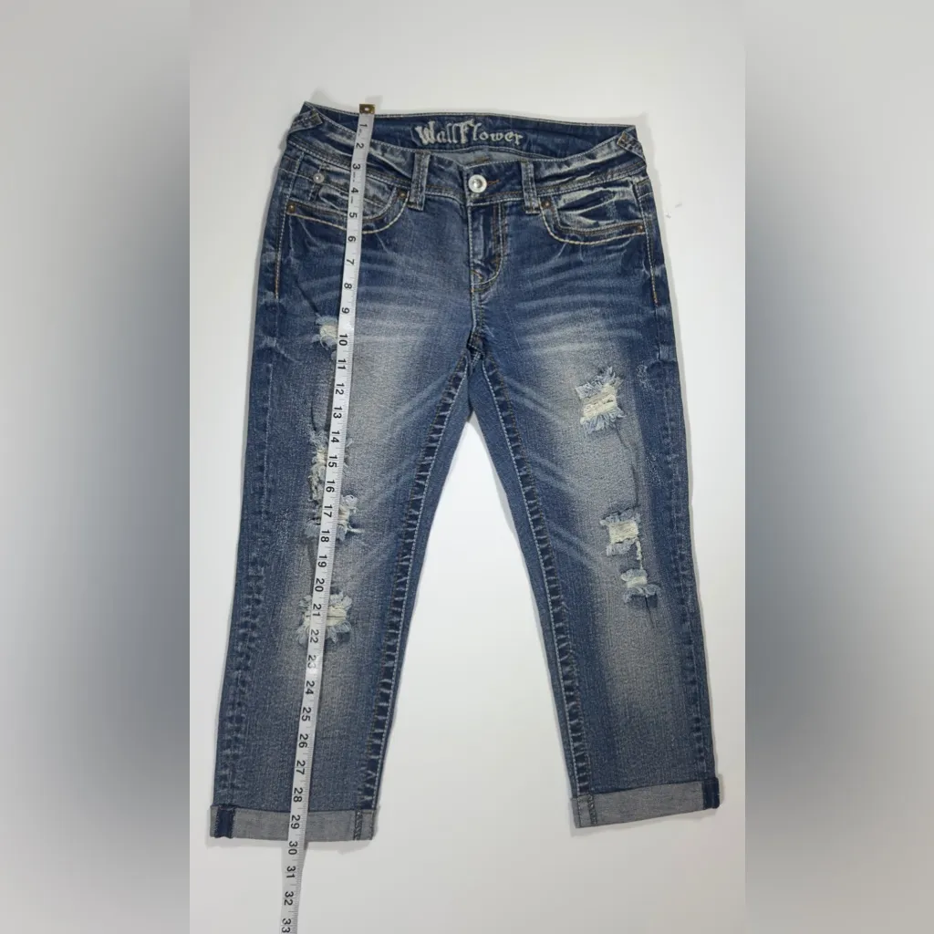 Wallflower Distressed Cropped Blue Jeans Size undefined - Image 2