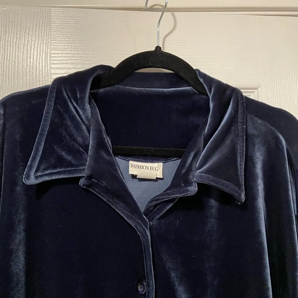VTG Fashion Bug Size XL Navy Velour Long Sleeve Collared Button Down Shacket - Image 2