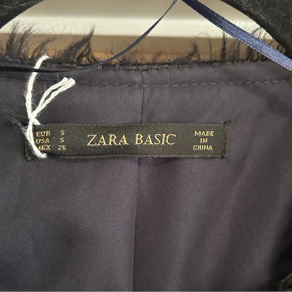 Zara Basic Faux Fur Shaggy Navy Jacket w Pockets Eye and Hook Closure - size S - Image 2