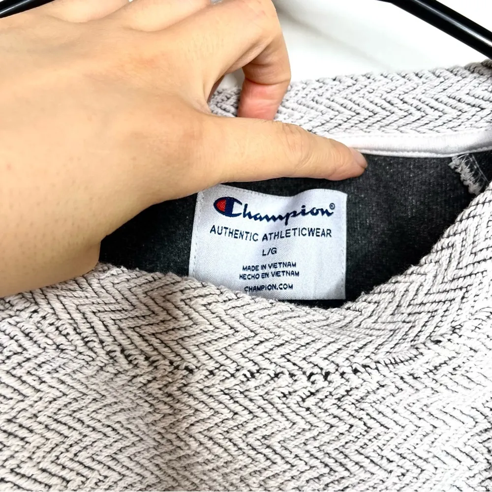 Champion Grey Pullover Long Sleeve Sweater Size Large - Image 3