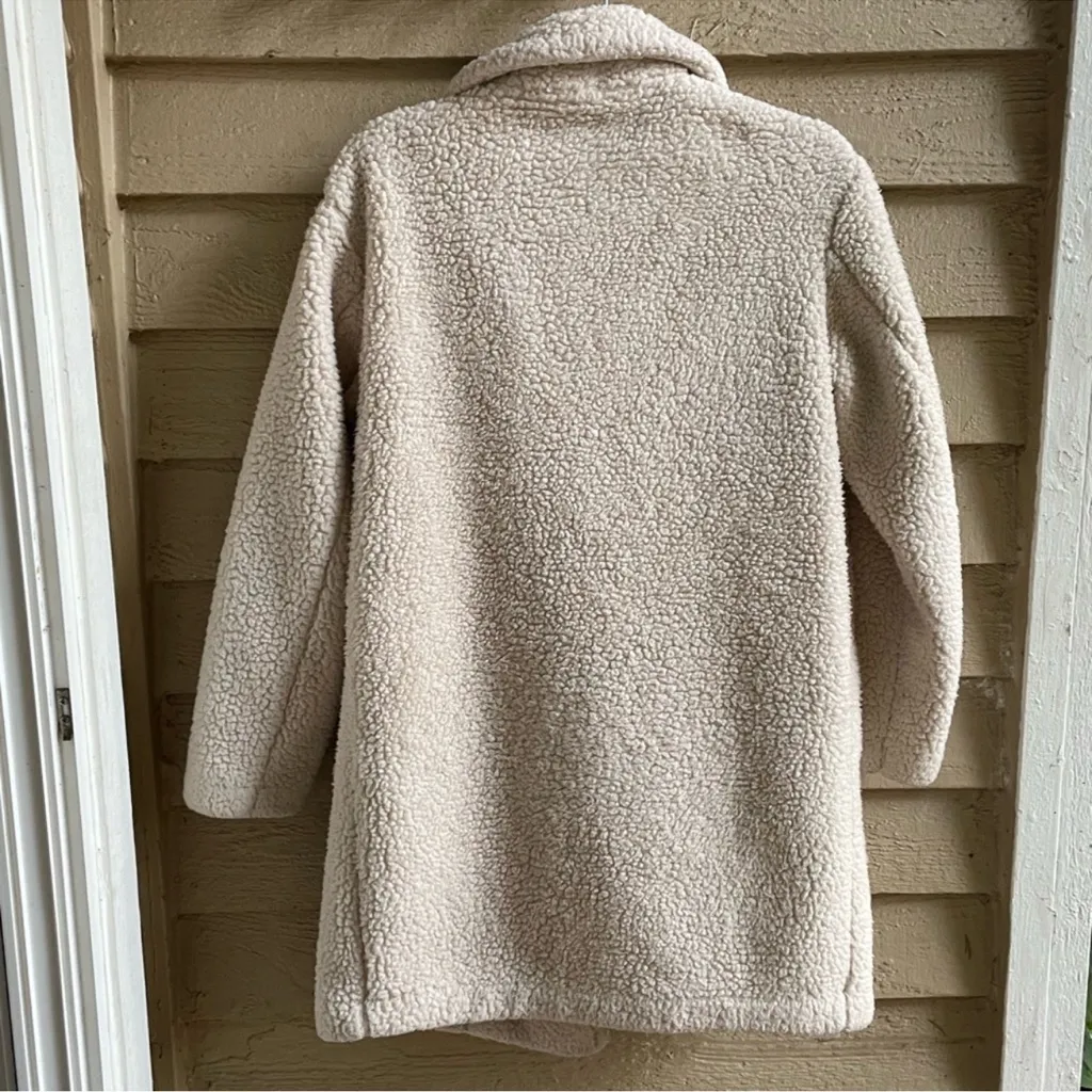 Uniqlo Women's Cream Sherpa Coat - Image 2