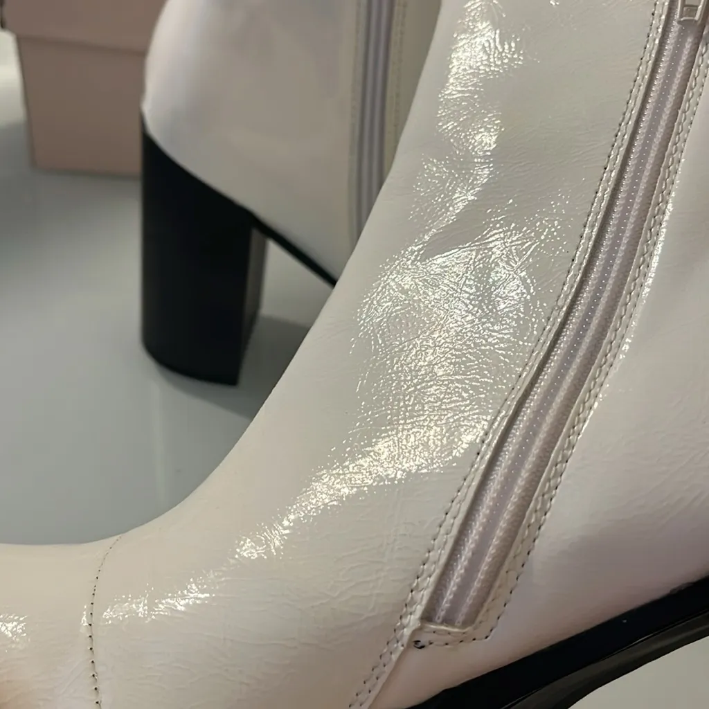 Wild Pair white boots size 10 new without box - Image 9