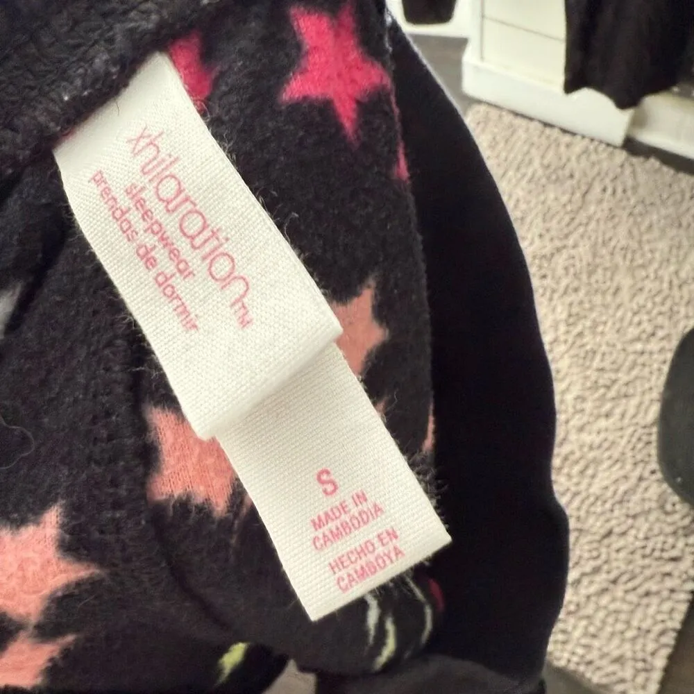 Xhilaration Women’s Small Star Fuzzy Pajama Bottoms Shorts - Image 4