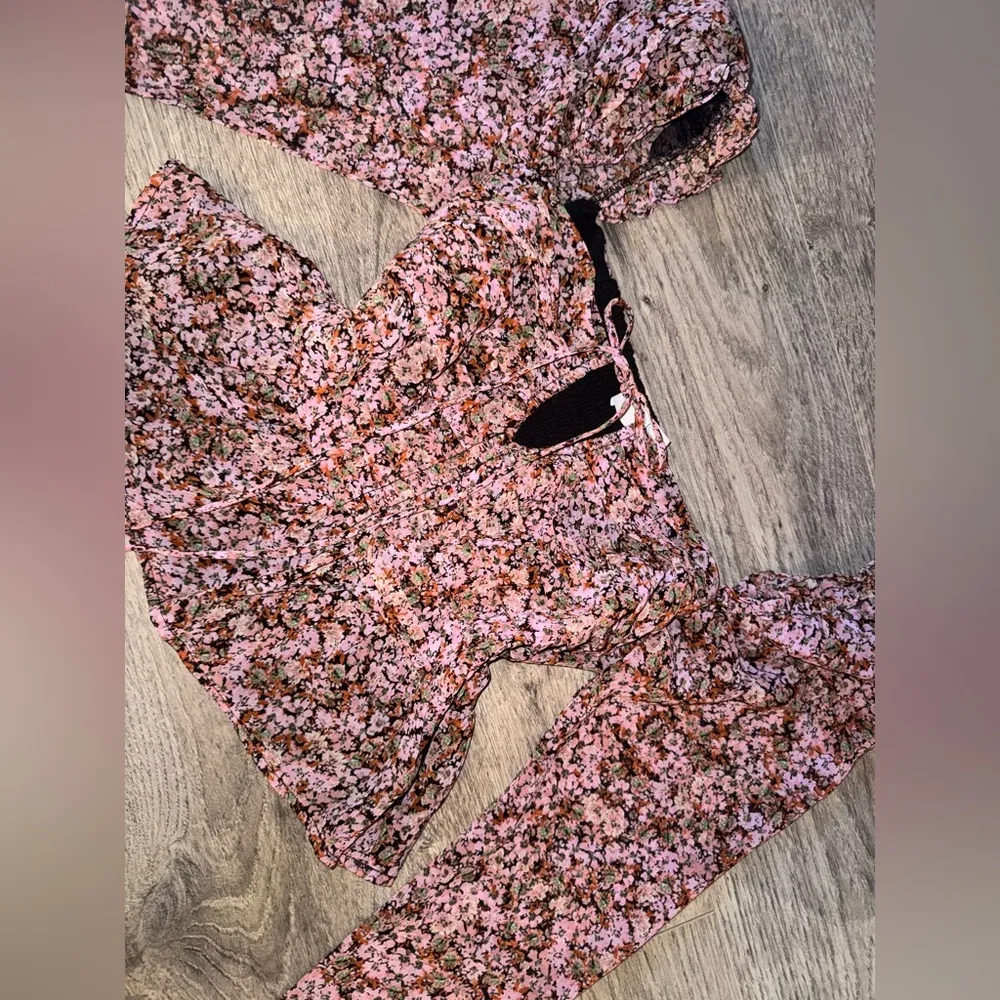 ASTR THE LABEL Floral Long Sleeve Blouse - Image 2