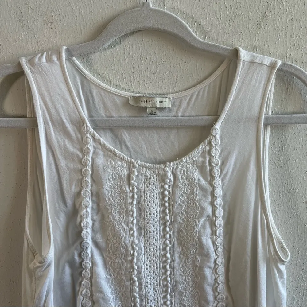 Anthropologie Top Skies Are Blue Airika White Sleeveless Embroidered Tank M GUC - Image 5