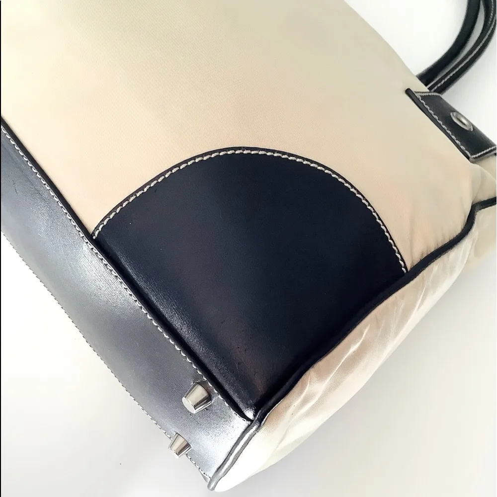 Elegant PRADA nylon tote bag 🌷🌷🌷 - Image 10