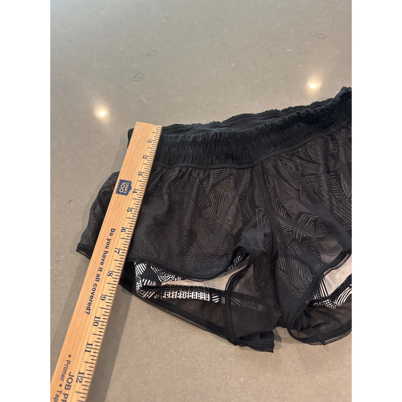 Lululemon ‎ Womens Black Patterned Athletic Running Shorts Size 4 hottie hot - Image 2