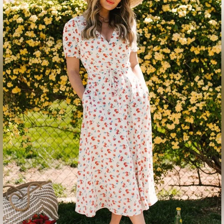 Ivy City Co Lucy Dress in Strawberry Fields Size 4x Plus Size White Red Midi - Image 11