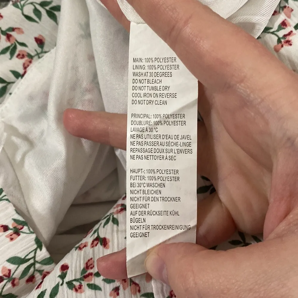 Nasty Gal Textured Georgette ditsy floral print ruffled mini shorts size 10 - Image 9