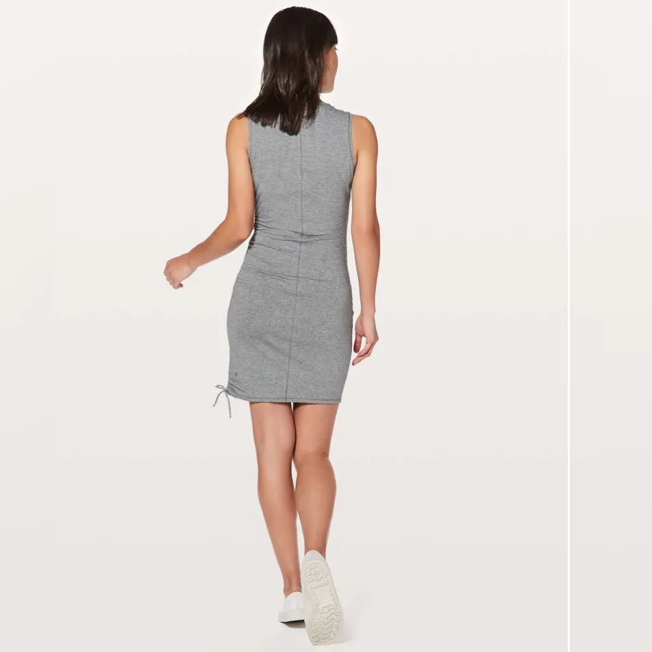 Lululemon Cinch It dress sz 10 M gray new with tags - Image 2