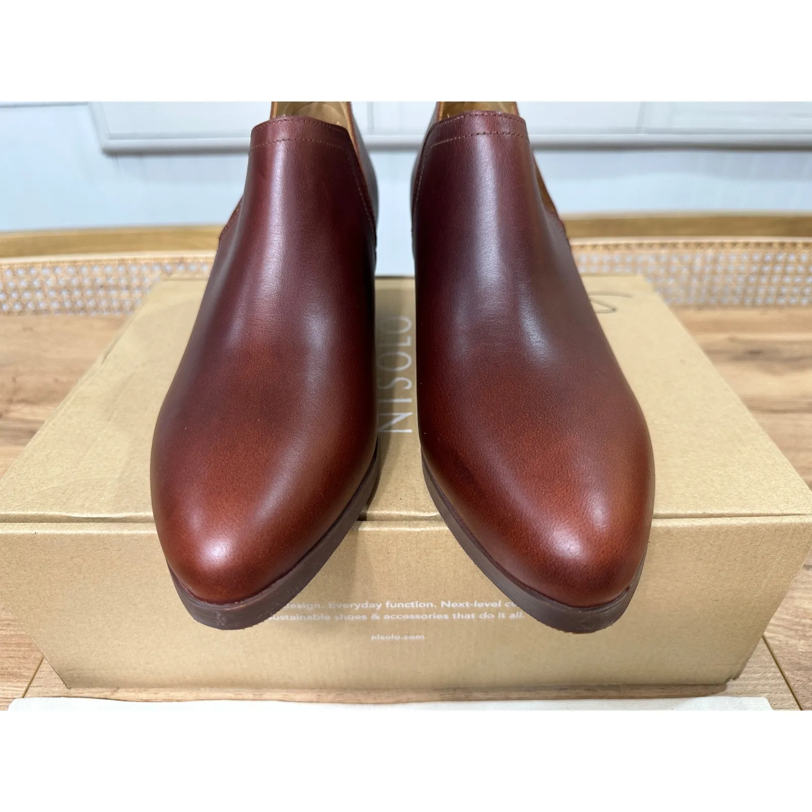 Nisolo Mia Everyday Ankle Bootie Auburn Leather Size 9.5 NIB Contemporary Comfy Red - Image 7