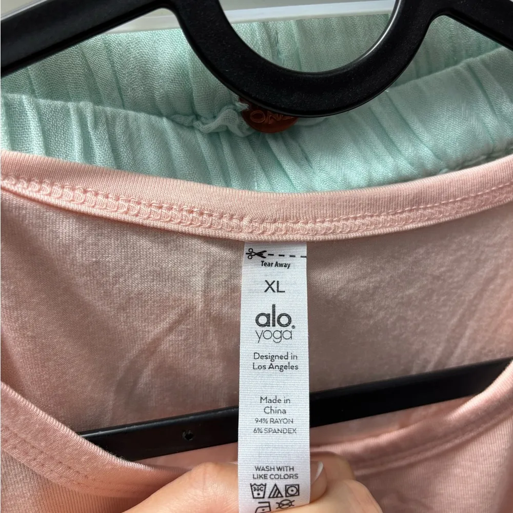 Alo Yoga  Peach Tank Top - Image 5