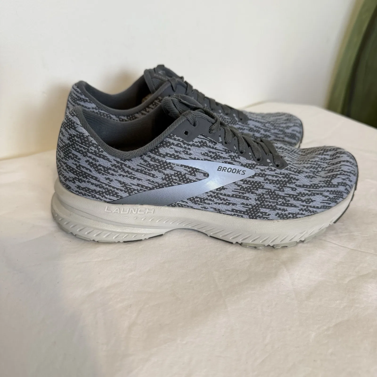 Brooks Launch 7 Women’s Running Shoes Size 7 Turbulence/Grey/Blue - Image 2