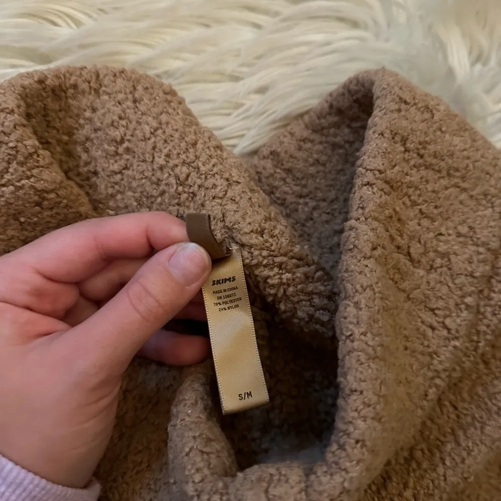 SKIMS Cozy Knit High Rise Lounge Shorts In Camel Brown - Image 6