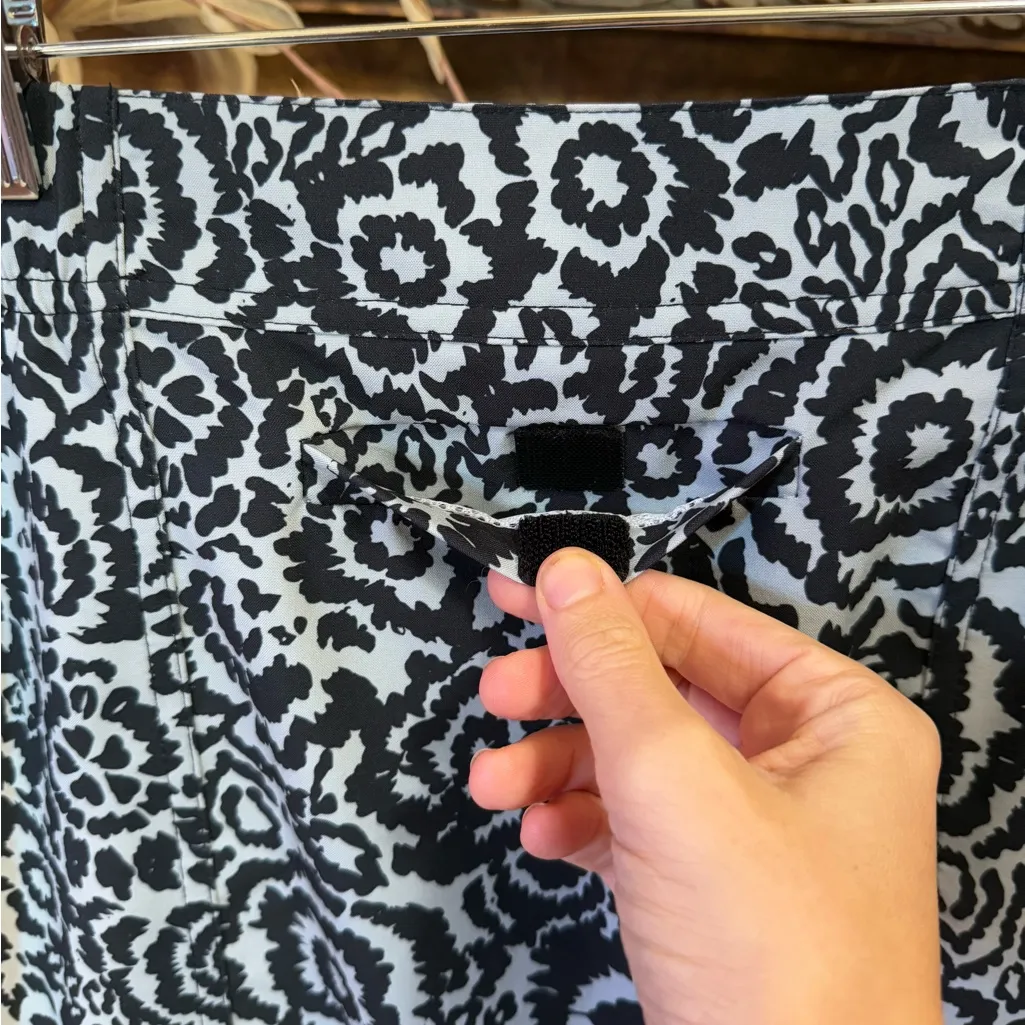 Rip Skirt Floral Tie Closure Sport Skirt in Night Blooms ~ Size Medium 💛🍄 Black - Image 4