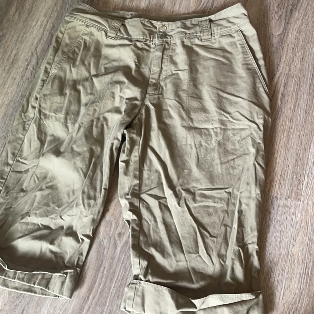 Patagonia Bermuda Hiking Shorts Size 8 - Image 4