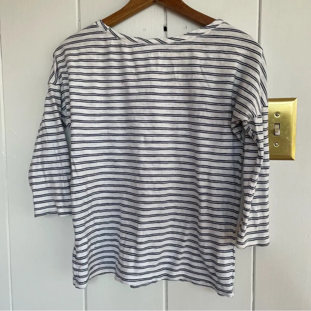 ⭐️ old navy blue & white striped shirt 3/4 sleeves size XS - Image 3