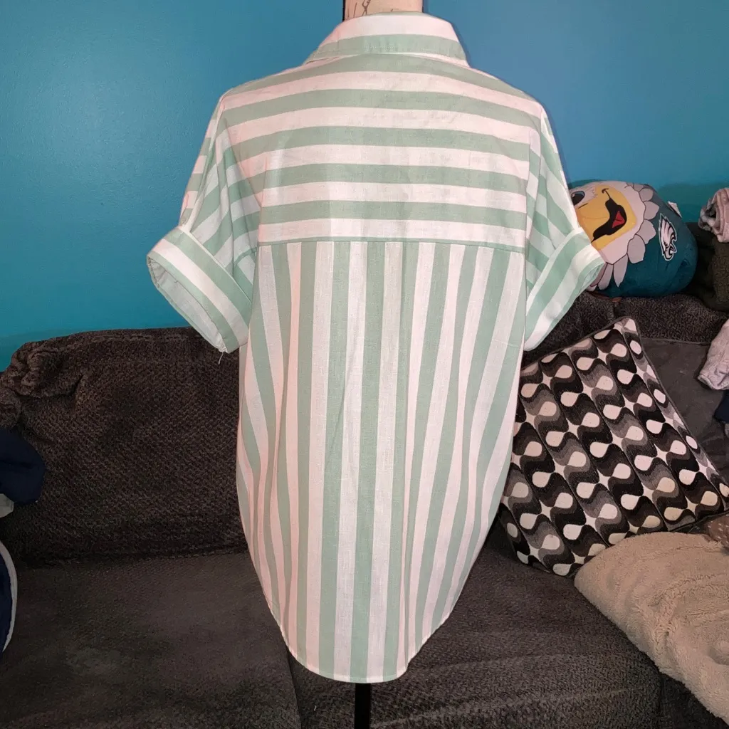 🎉4 for $20 Oversized Short Sleeve Striped Button - Image 4