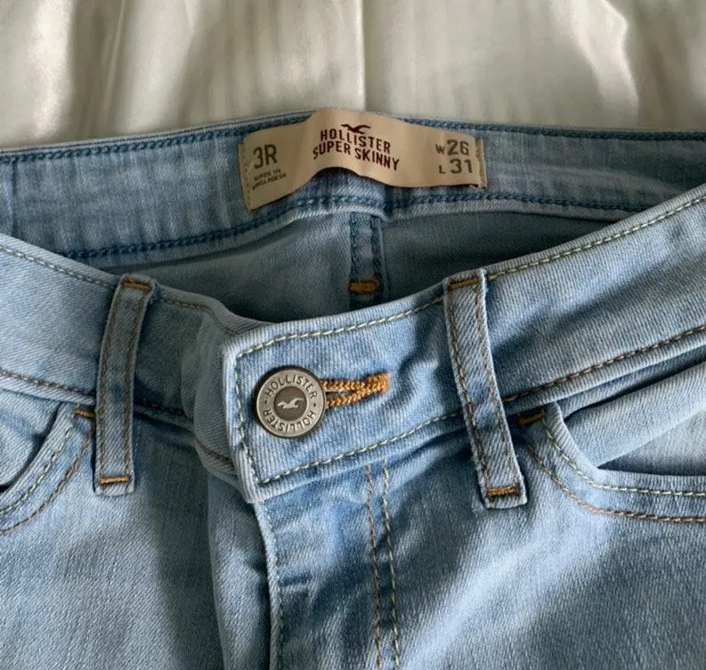 Light Wash Jeans  - Image 4