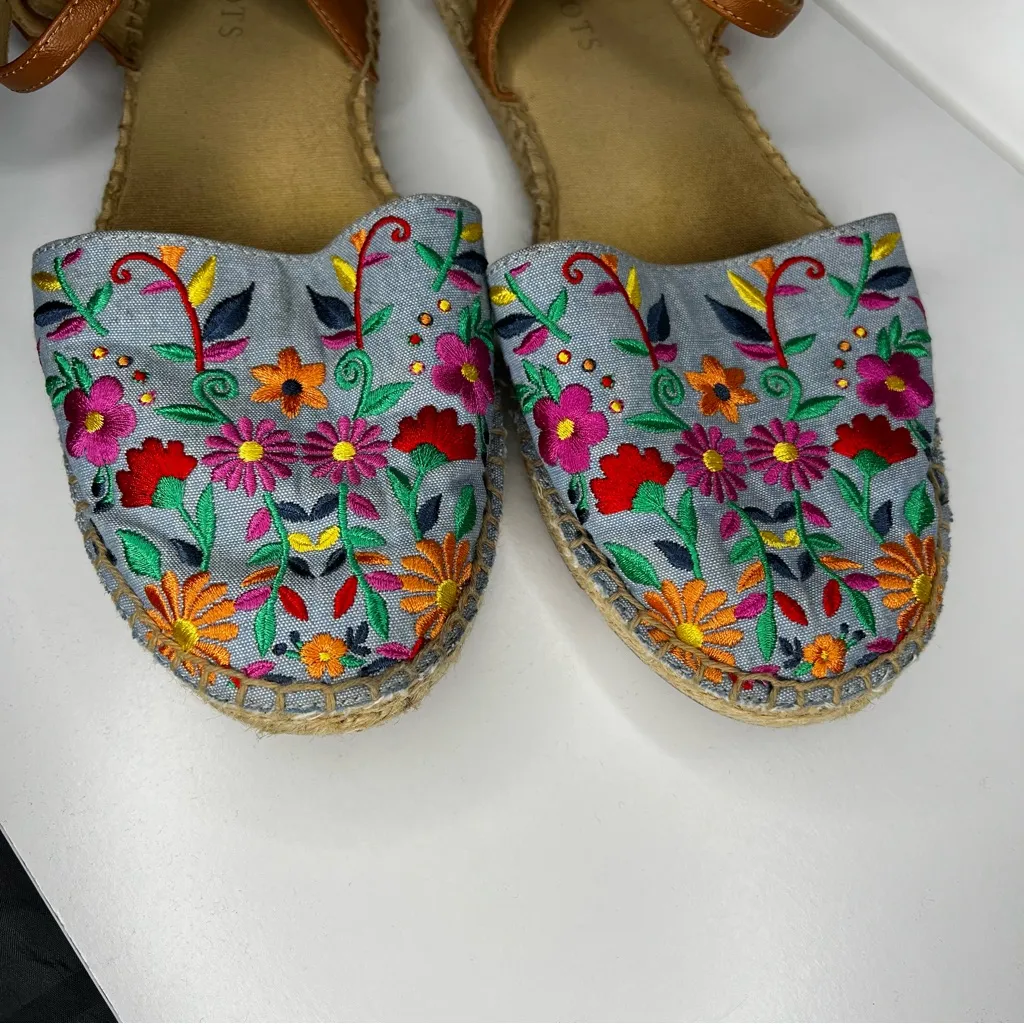 Izzy D'orsay Espadrille Chambray Closed Toe Sandals - Image 5