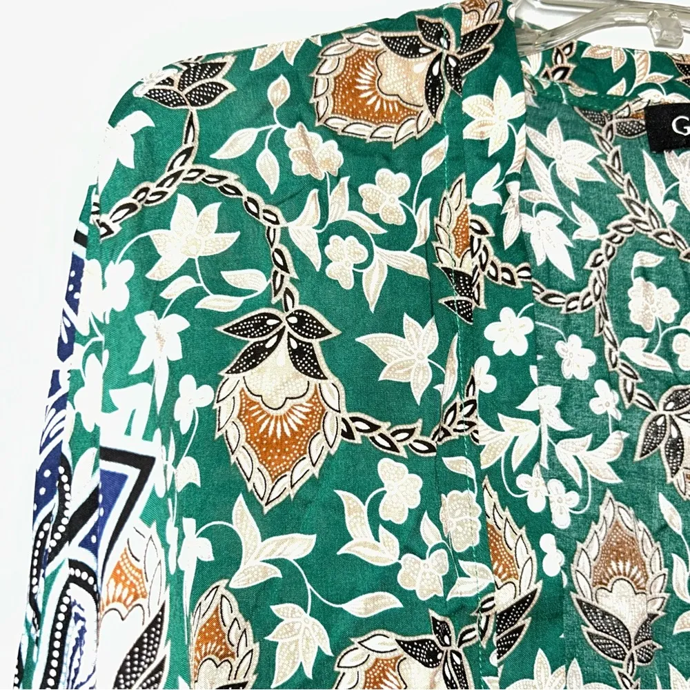 Green Floral Kimono with Paisley Accents Size M - Image 2