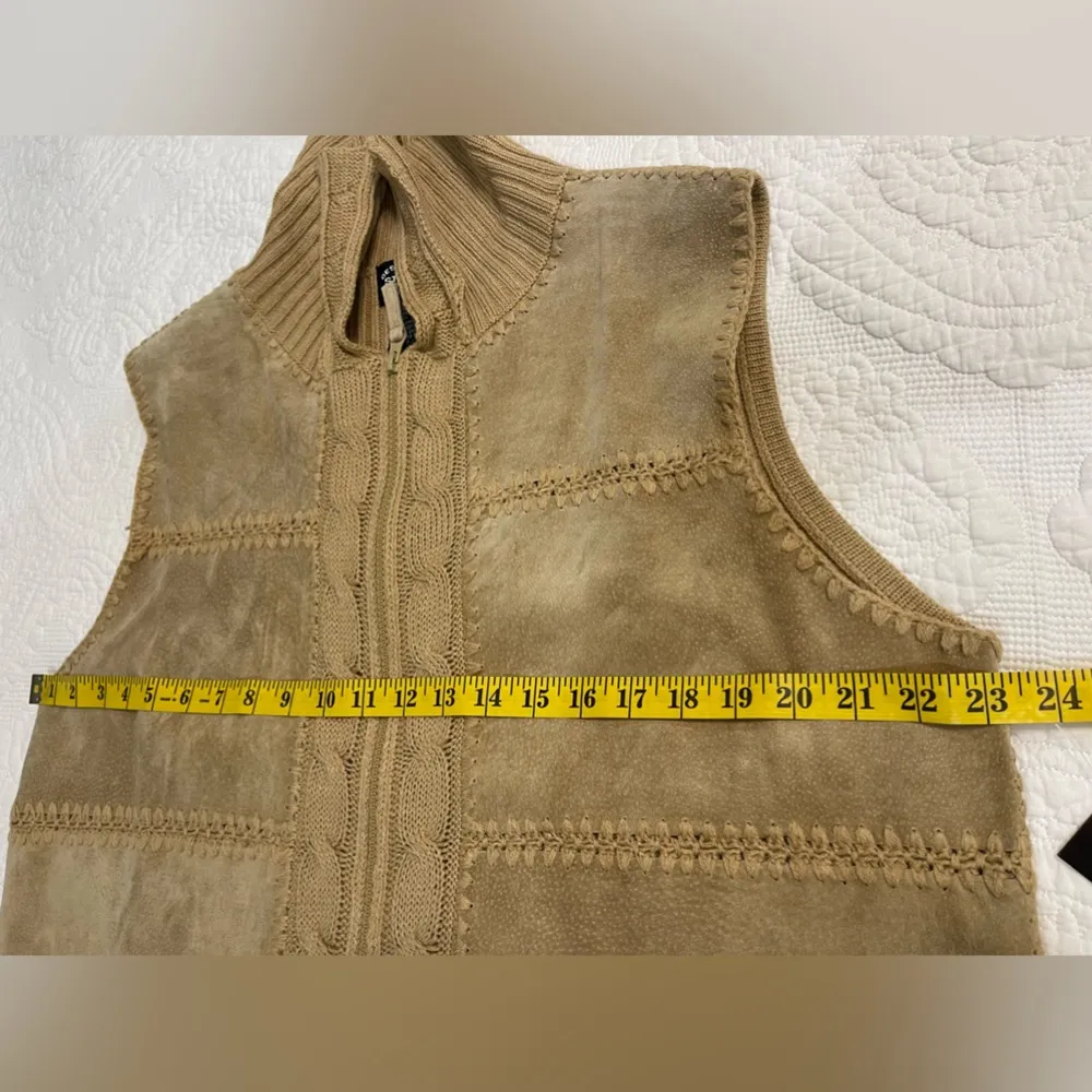 Designers Studio Originals Women’s Tan Suede Leather Cable Knit Vest Size XL. - Image 3
