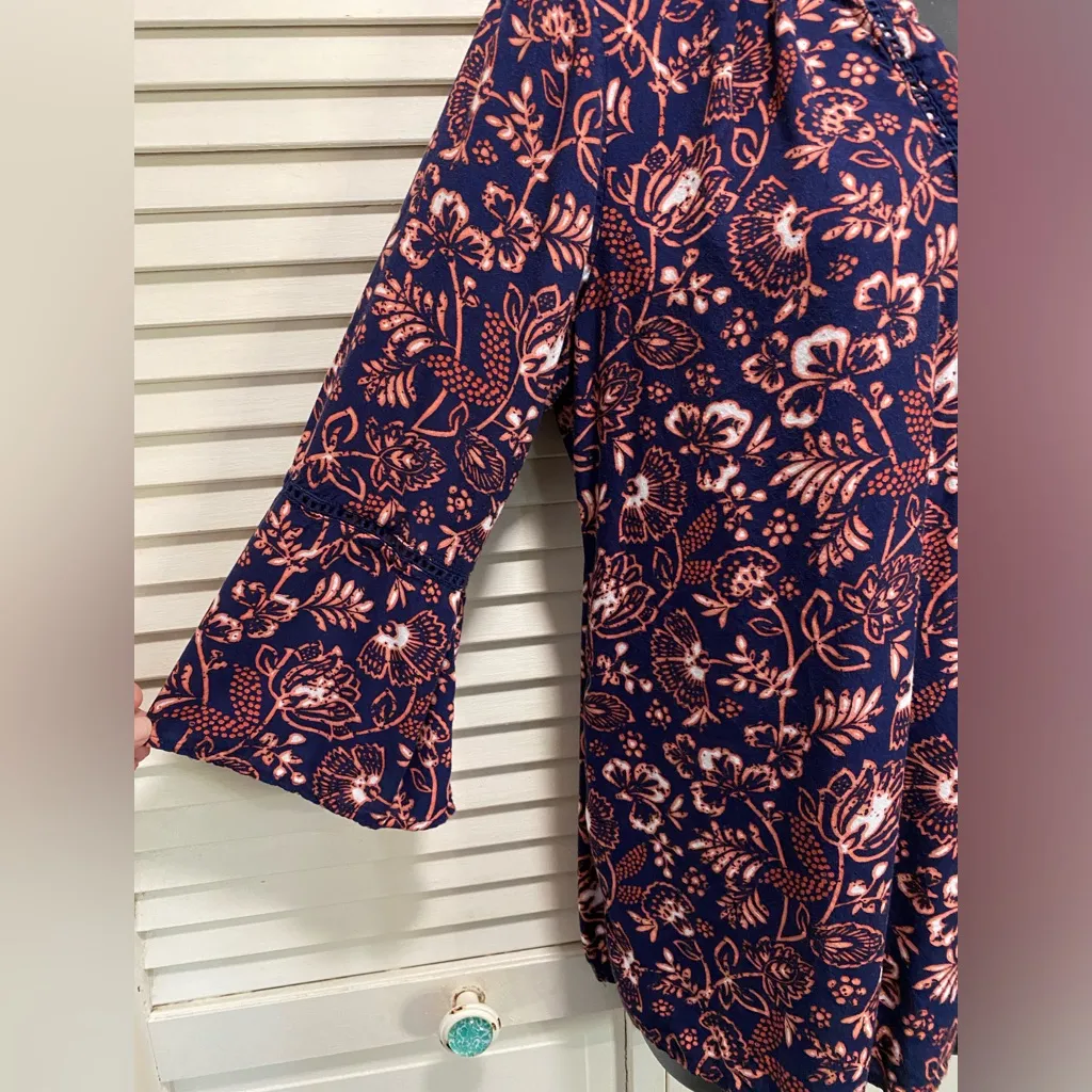 Bohemian‎ Navy Orange Floral Crochet V Neck Blouse Size S 3/4 Sleeve Bell Blue - Image 3