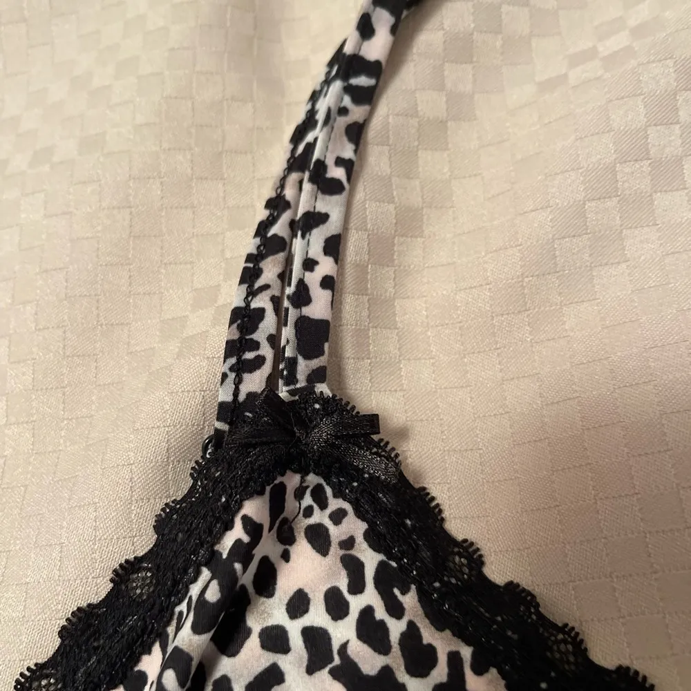 Rene Rofe Sleepwear leopard camisole black & white with hints of pink. Size XL​ - Image 4
