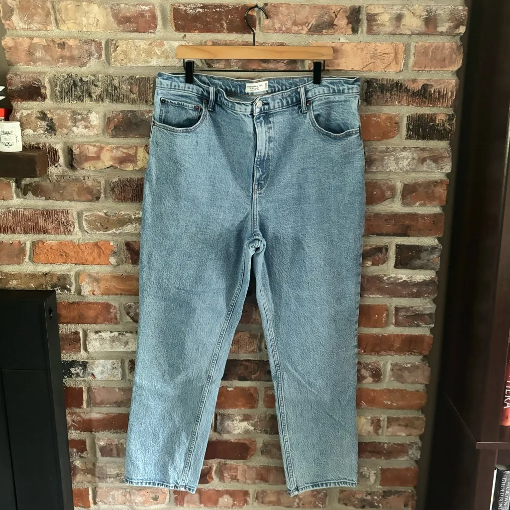 Abercrombie 90s Straight Ultra High Rise Jeans, 18 / 34 - Image 2