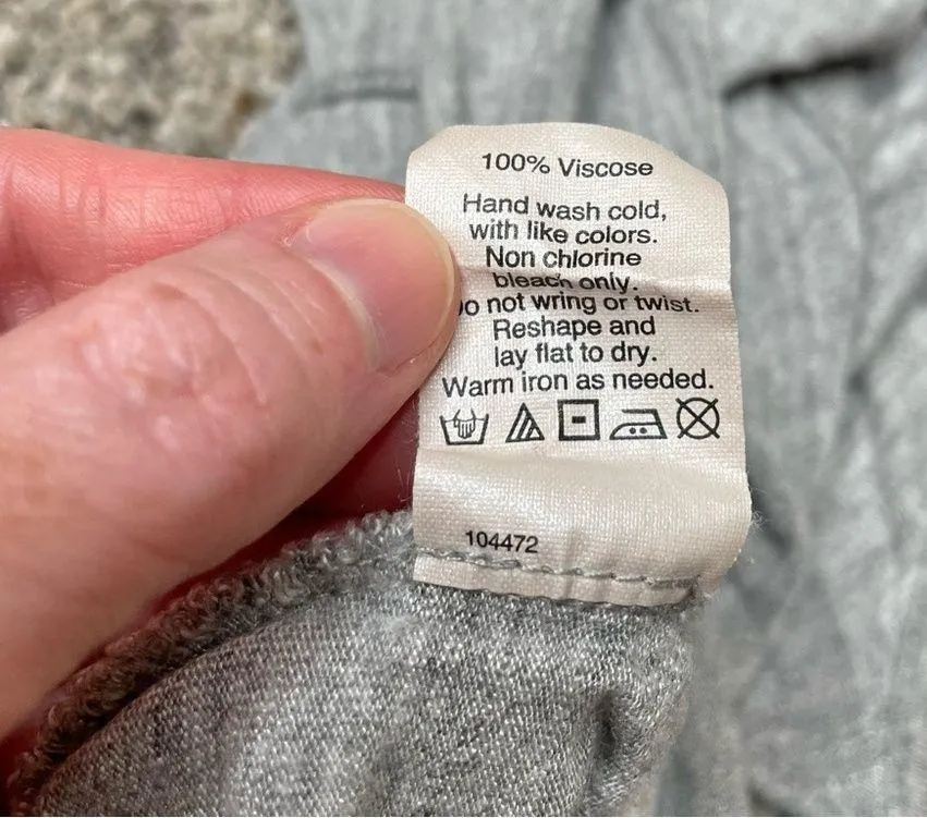 Anthem Crop Spaghetti Strap V-Neck Cami Tank Top in Grey Medium - Image 6