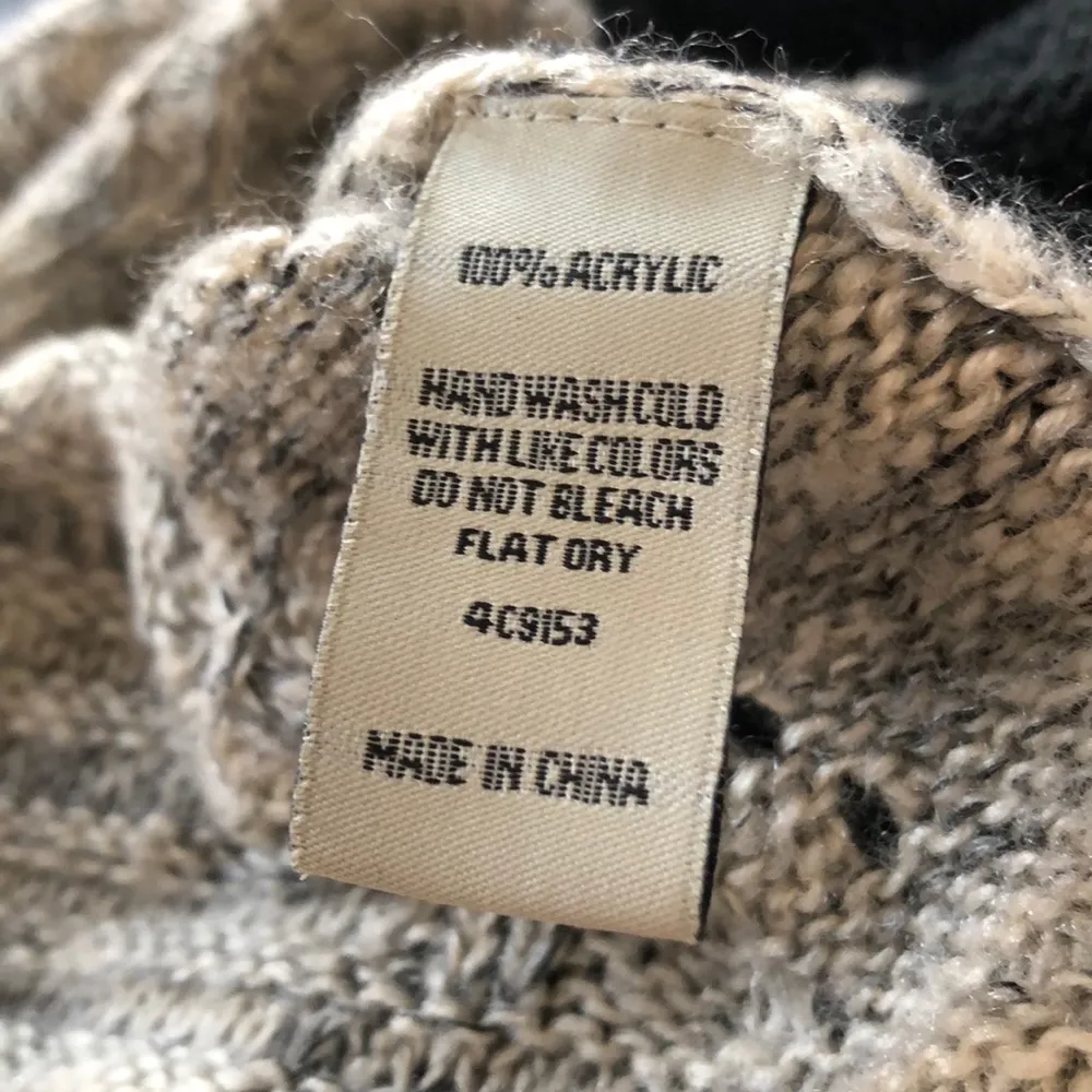 Cecico high low sweater black front beige back - Image 5