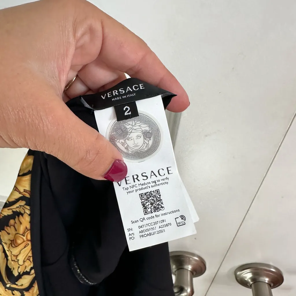 Versace  Baroque Yellow‎ Logo Printed Swimsuit One-piece Bathing Suit Medium - Image 6