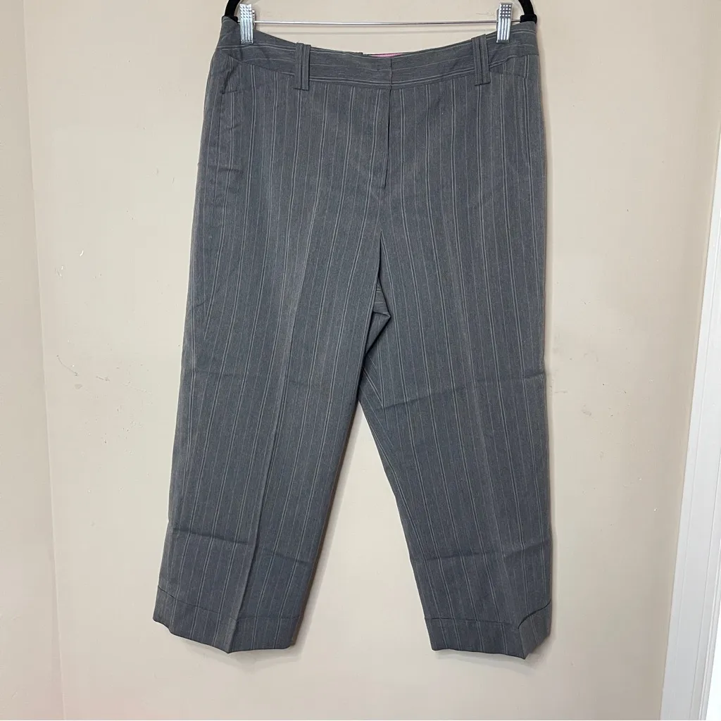 LARRY LEVINE Stretch Grey Wide Leg Pinstripe Cropped Pant, Size 14 - Image 2