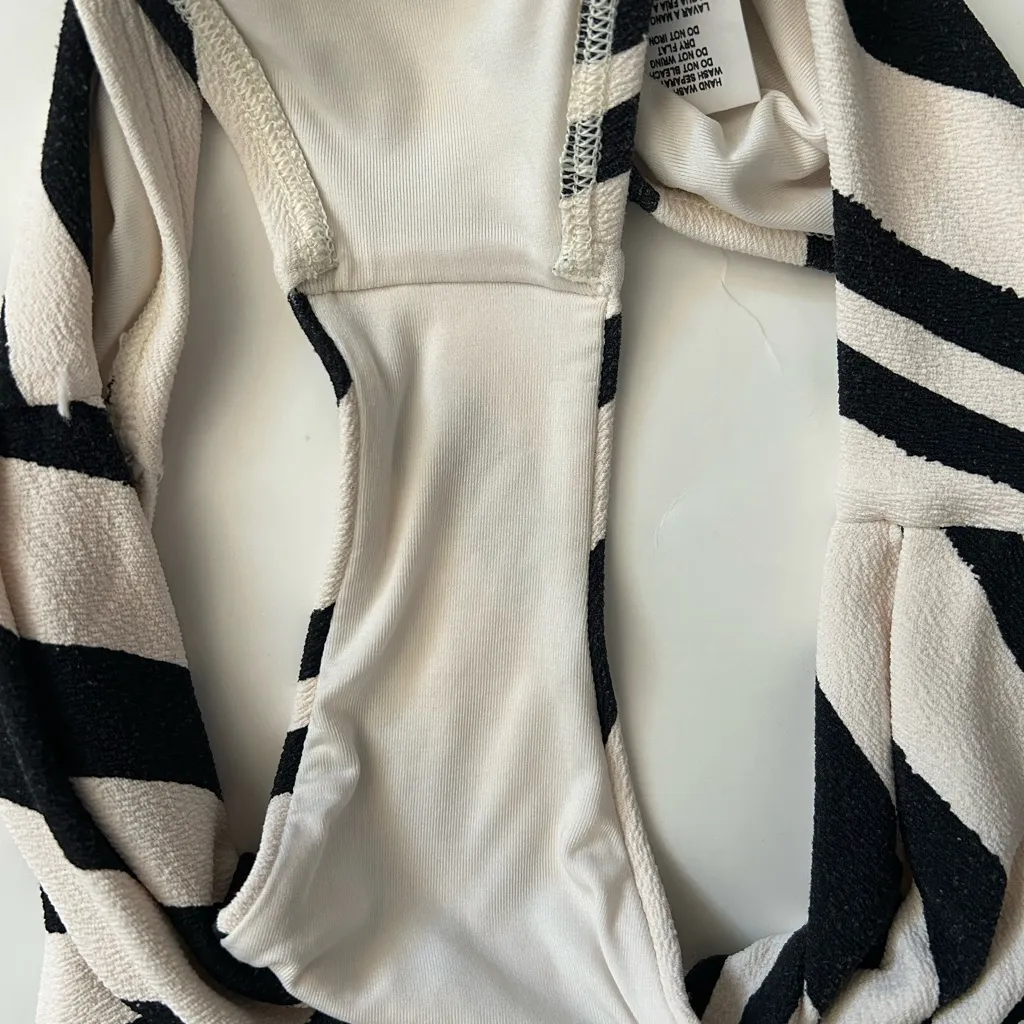 Vitamin A Terra High Waist Bottom - Sandbar Stripe Crepe Texture sz M - Image 9