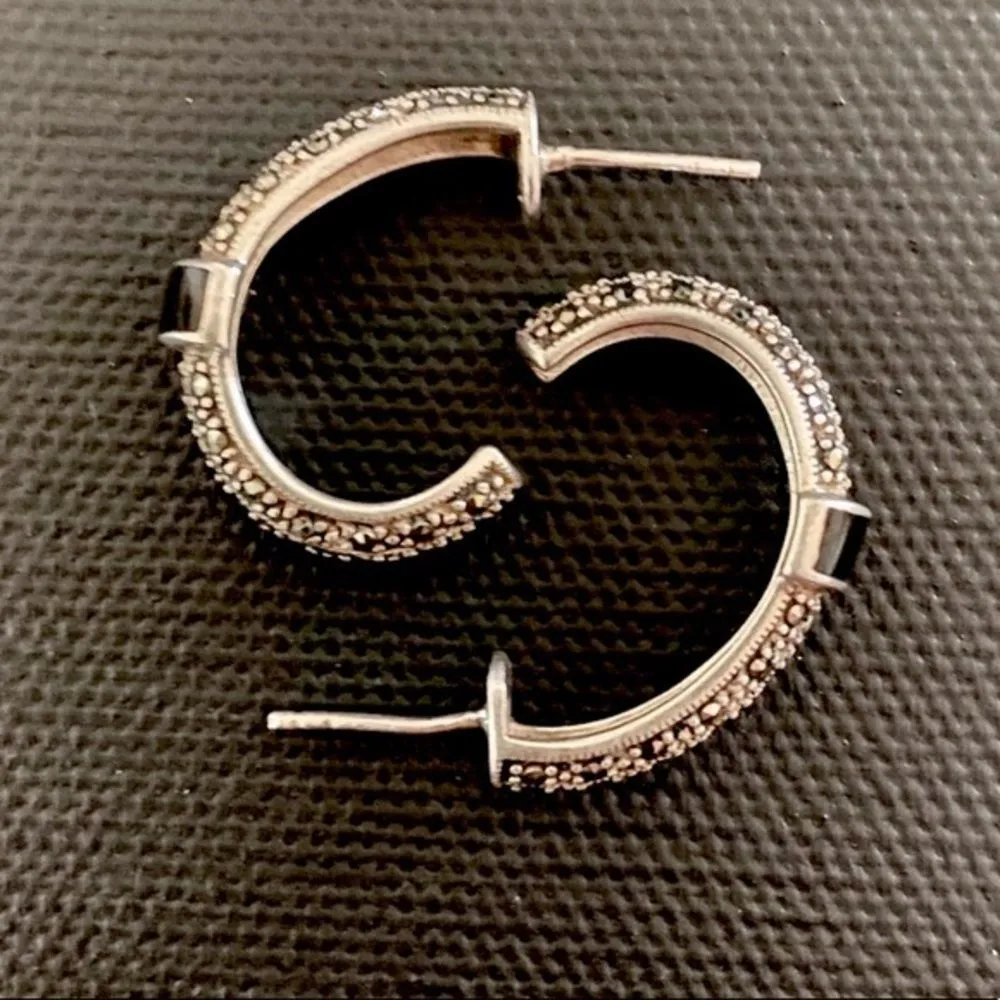 VTG Onyx Marcasite Sterling Demi Hoops Earrings - Image 3