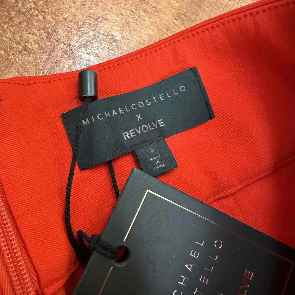 NWT Michael Costello x Revolve Vibrant Red Pants Size Small - Image 4