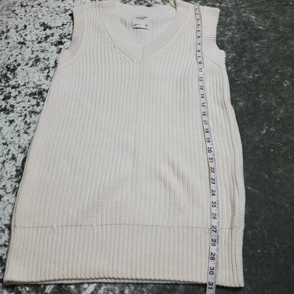 Abercrombie & Fitch Knit Sweater Vest - Image 5