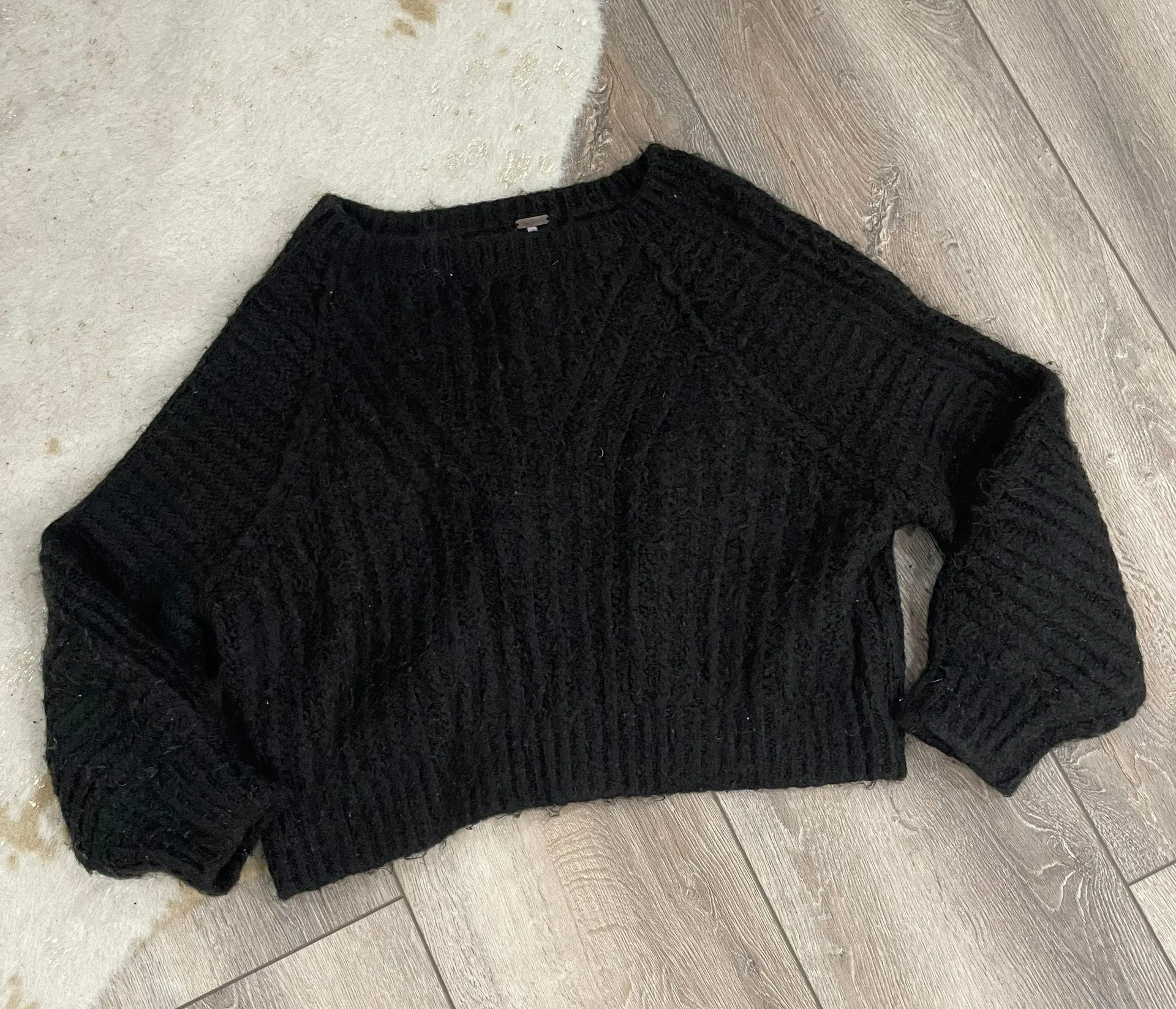 Carter Oversized Black Pullover Sweater - Image 2