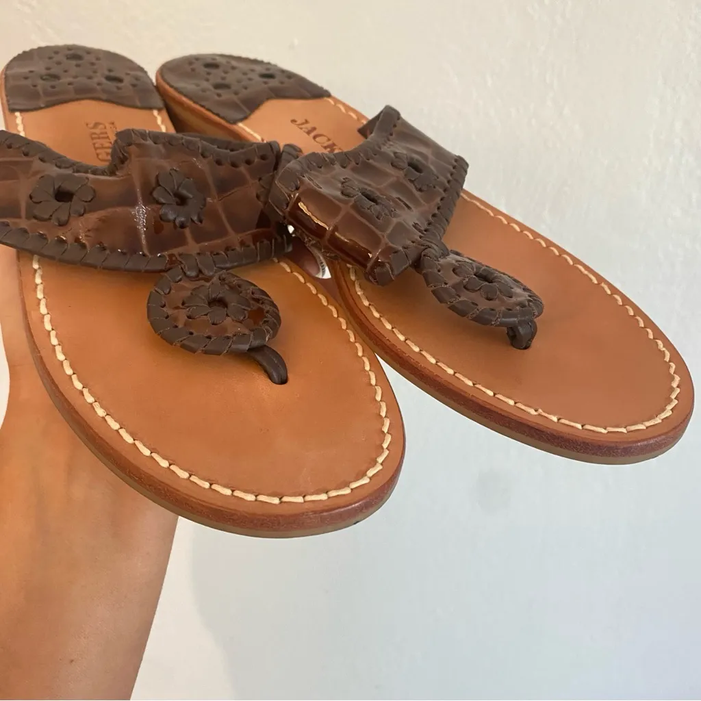 JACK ROGERS BROWN MOC CROC ALLIGATOR ICONIC THONG FLIP FLOP SANDALS 8 - Image 3