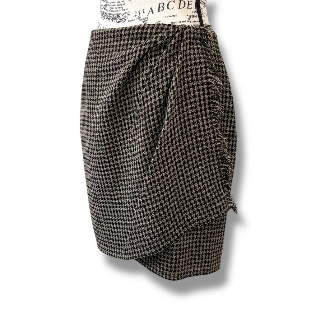 Vintage Emanuel Ungaro Size 6 Petite Gray 100% Wool Houndstooth Wrap Mini Skirt - Image 3