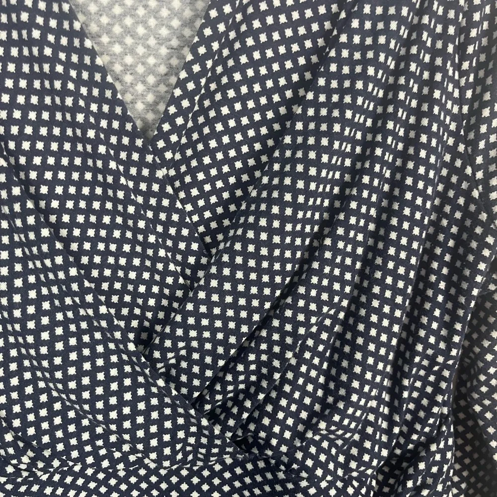 Seraphine crossover maternity & nursing navy and white printed dress size 10 - Image 10