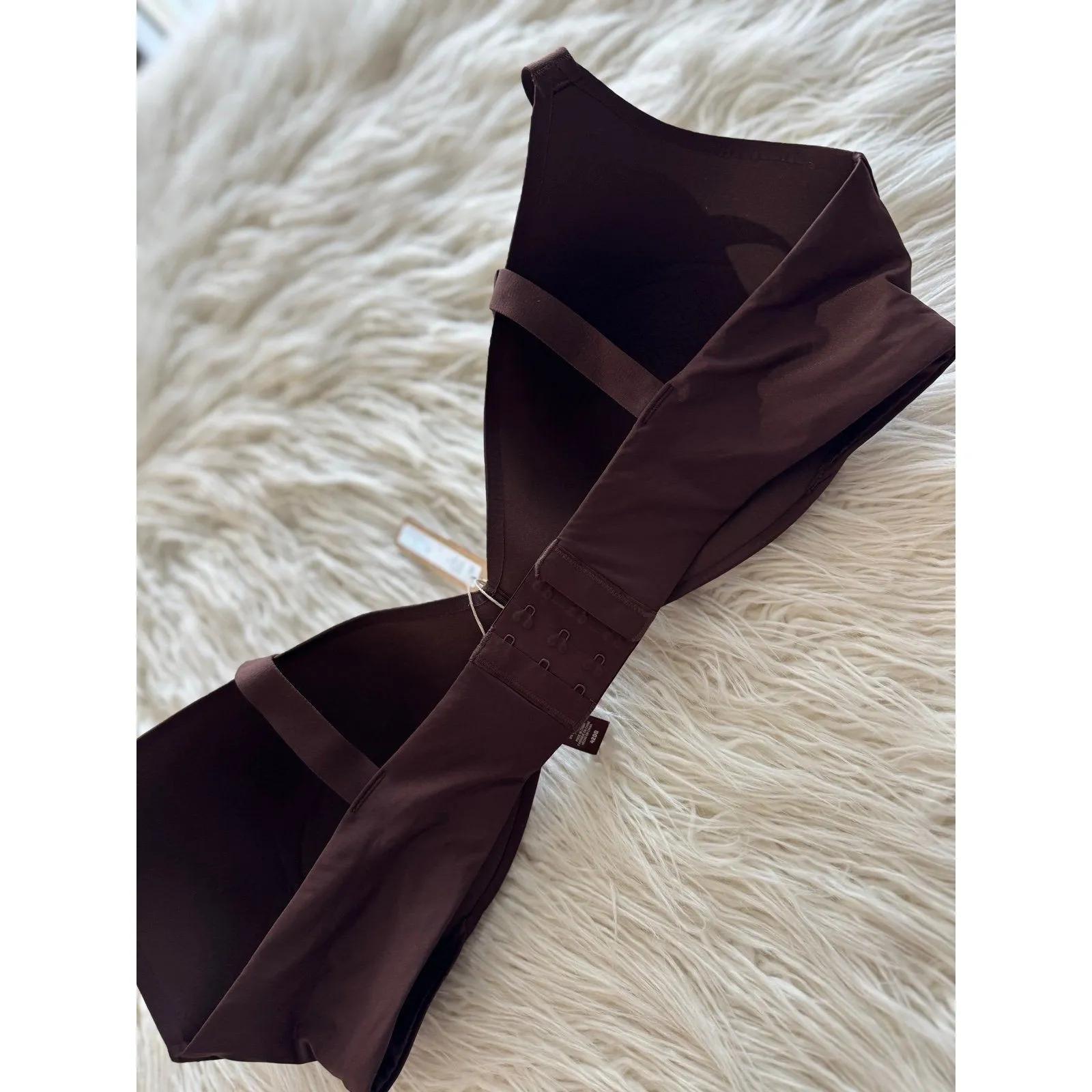 Skims Wireless Push Up Plunge Bra Cocoa Size 42DD - Image 5