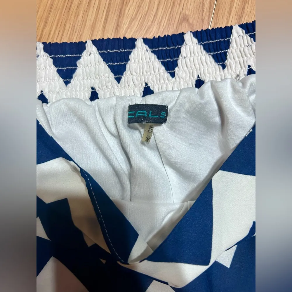 🏷️🏷️white & navy palazzo pants (white shorts made underneath) ladies Medium - Image 3