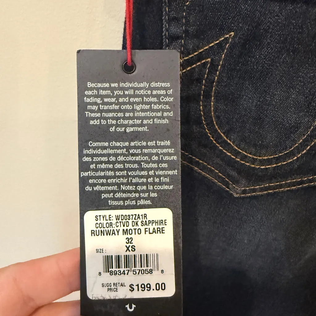 NWT True Religion Women's Indigo Flare Jeans - Image 3