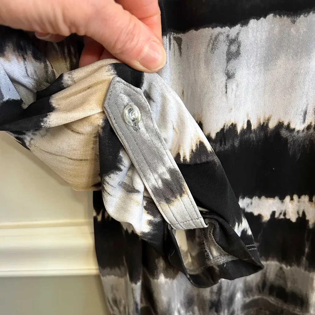 Women’s Susan Graver Printed Liquid Knit Tie Dye Button 3/4 Sleeve Medium - Image 8