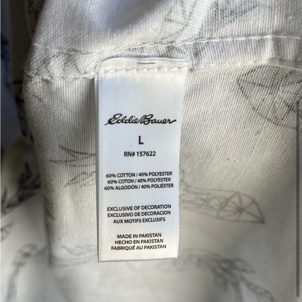 NWT Eddie Bauer Flannel Sleepshirt with Deer Graphic Size Large White and Gray - Image 4